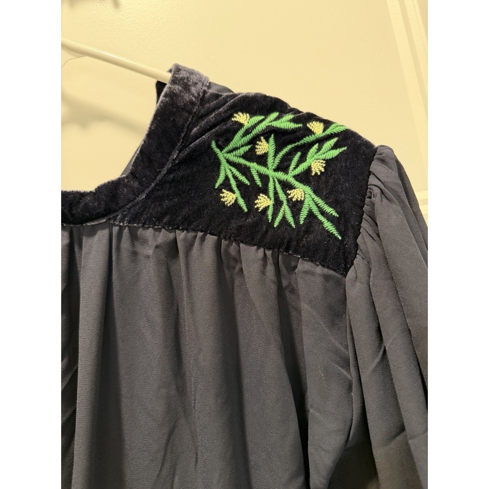 Crown & Ivy Navy Boho Top Womens XS Velvet Embroidered Peasant Blouse - Picture 5 of 5